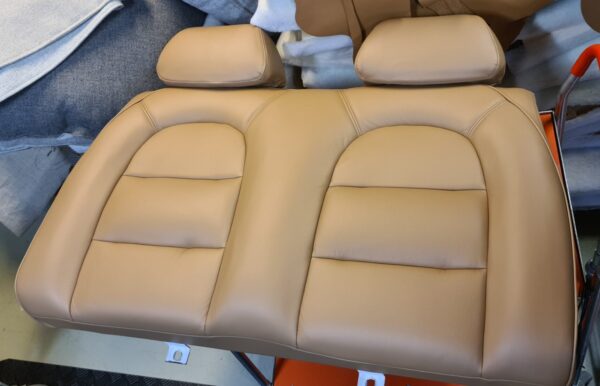 New seat cover for og SAAB 900 CV